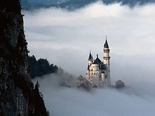 220px-Neuschwanstein_Castle.jpg