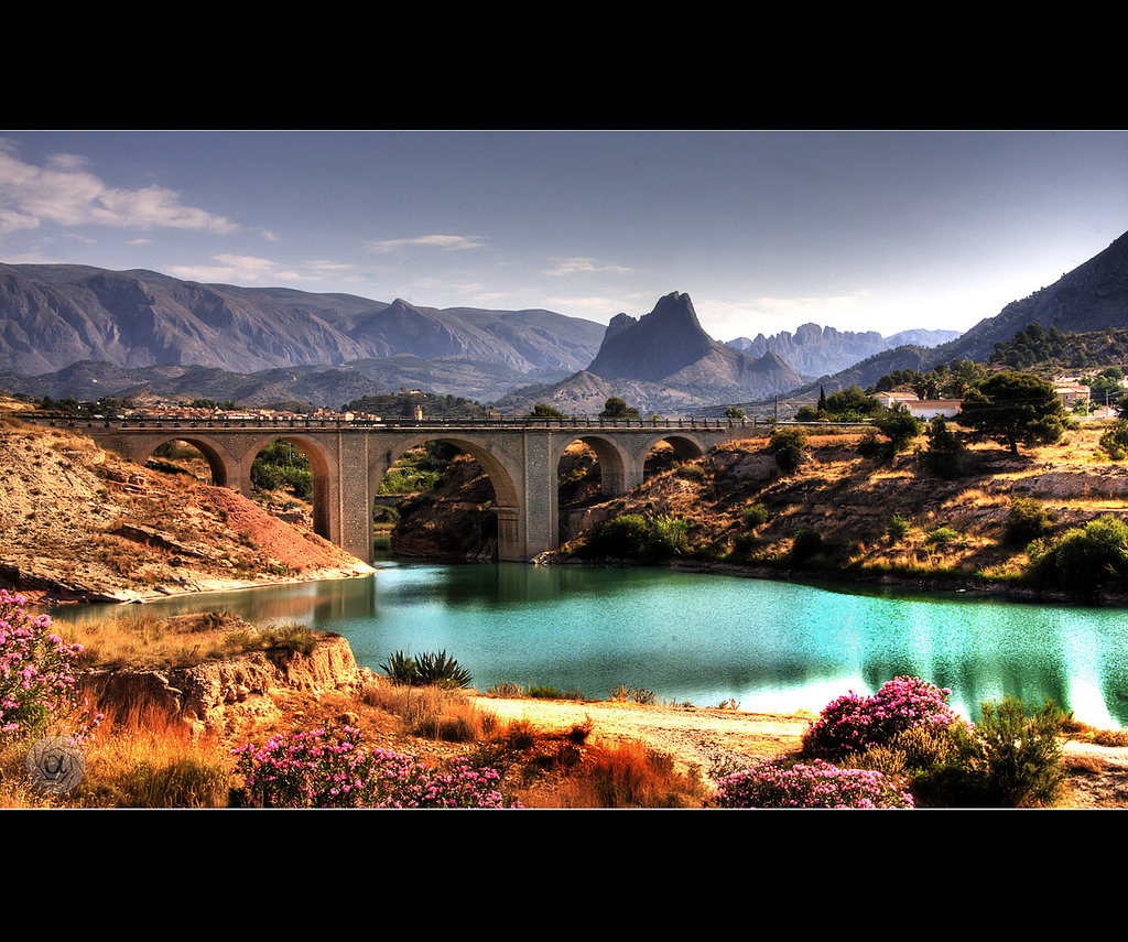 Amadori, castellets i Aitana