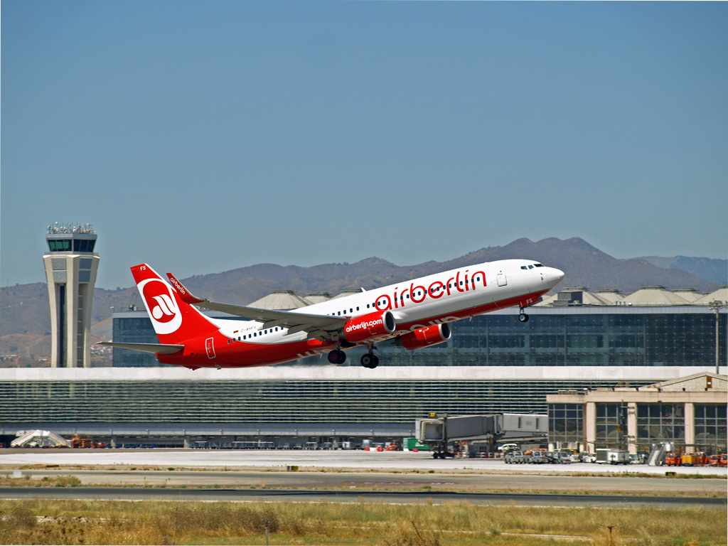 Airberlin-plane-at-Malaga-airport.jpg