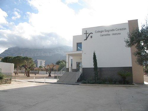 Fachada-del-colegio-Sagrado-Corazon-de-D