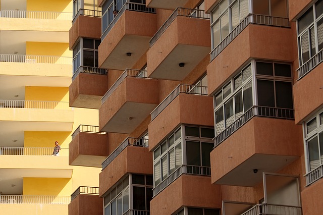edificio-pisos-vivienda.jpg