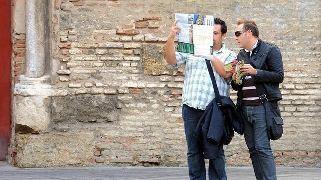 turistas-pernoctaciones--644x362.jpg