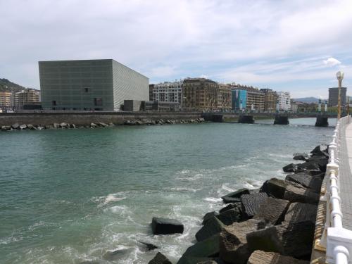 post-1217-0-22442900-1366105441_thumb.jp