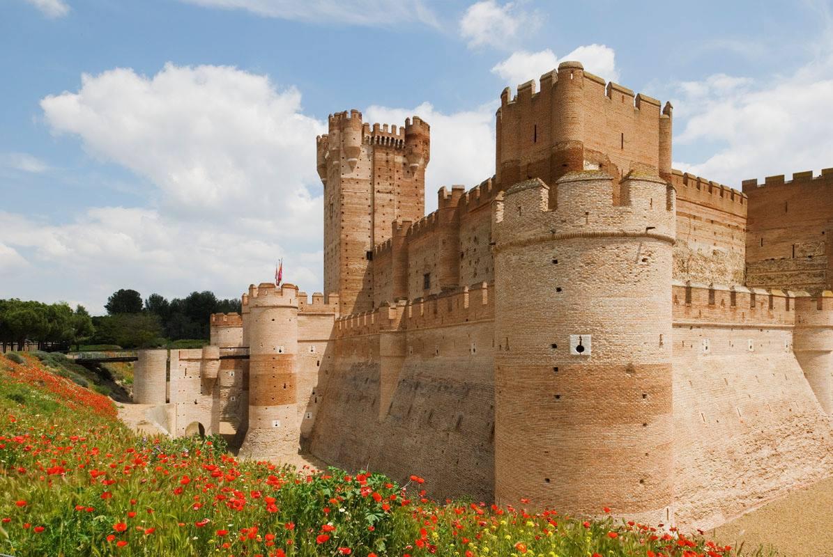 559ab2e6f141d_Castillo_de_la_Mota_Medina_del_Campo_Valladolid._Castilla_y_Len_Spain.jpg